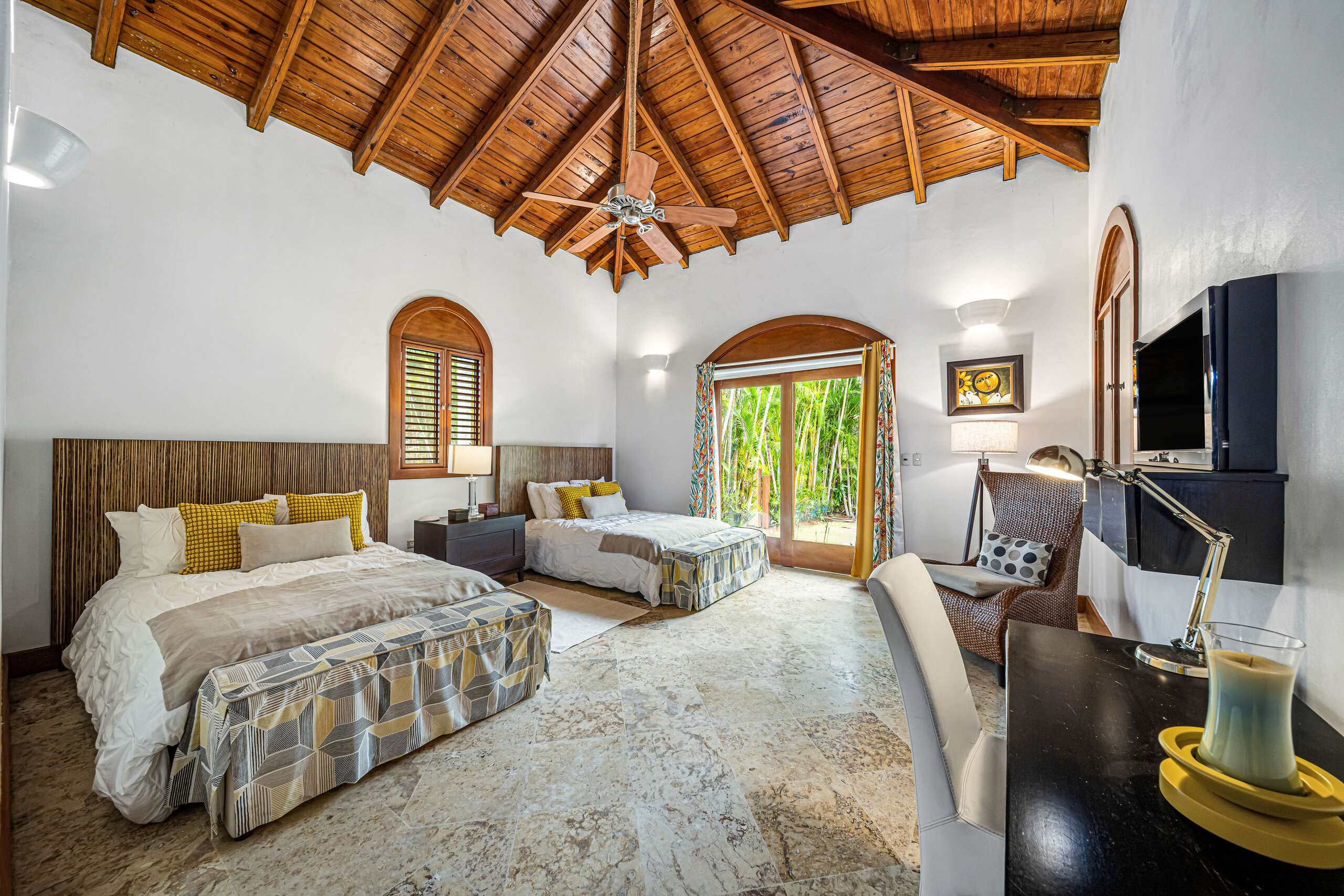  Punta Aguila 54 :  Large One-Level Corner Villa Overlooking the Lake and Teeth - 物件實景