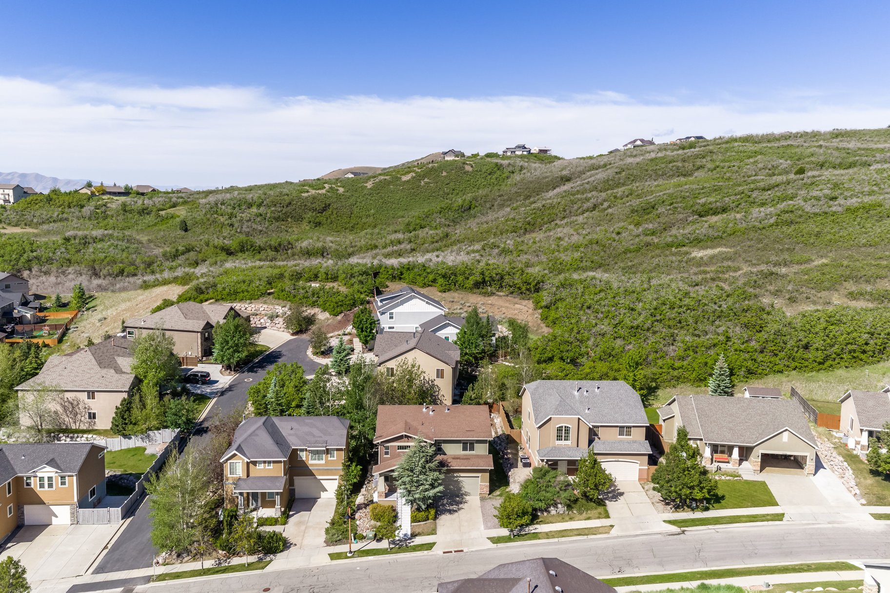  Peaceful Mountain Living with Amenities That Impress - 物件實景