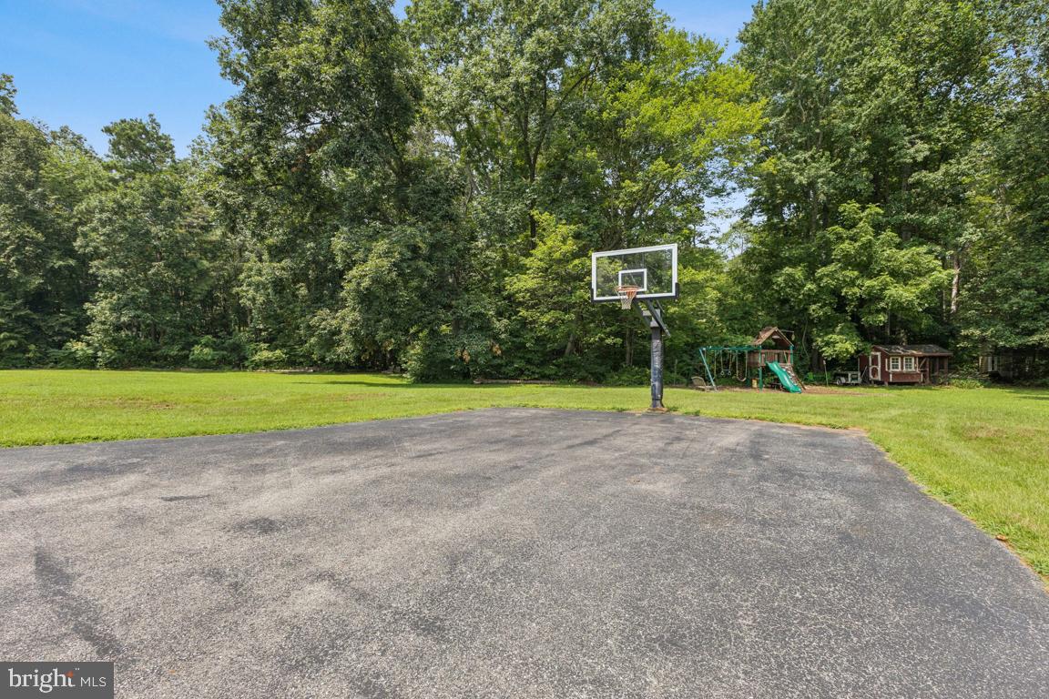 Huntingtown, Maryland, 20639, United States, 6 Bedrooms Bedrooms, ,6 BathroomsBathrooms,Residential,For Sale,1914130