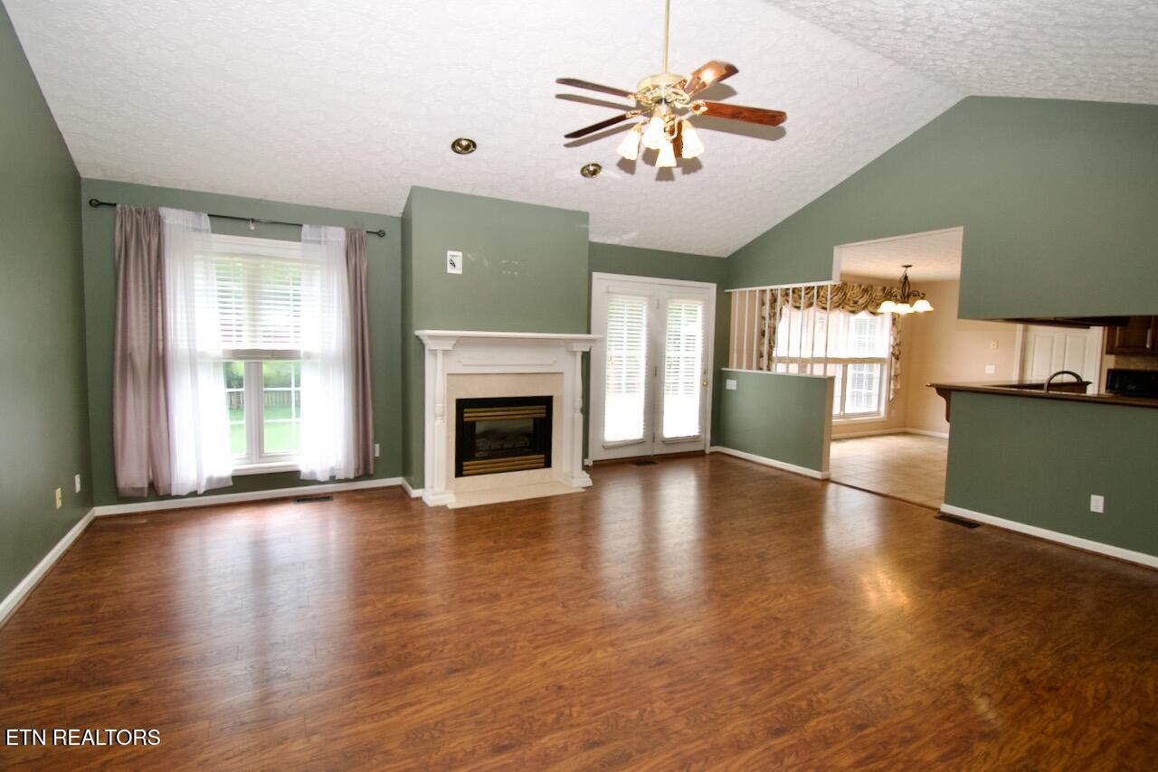 Maryville, Tennessee, 37803, United States, 3 Bedrooms Bedrooms, ,3 BathroomsBathrooms,Residential,For Sale,1857771