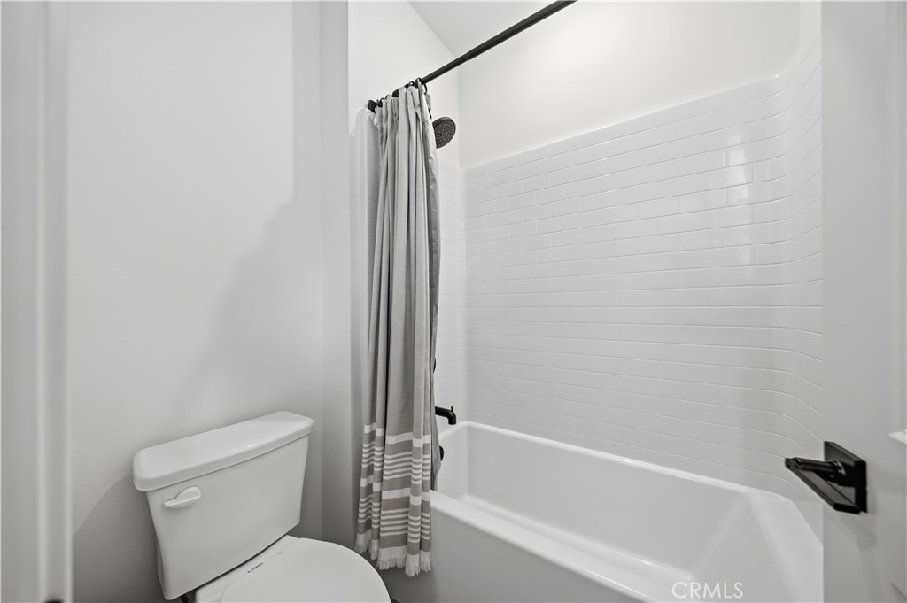 Fontana, California, 92336, United States, 3 Bedrooms Bedrooms, ,2 BathroomsBathrooms,Residential,For Sale,2037862