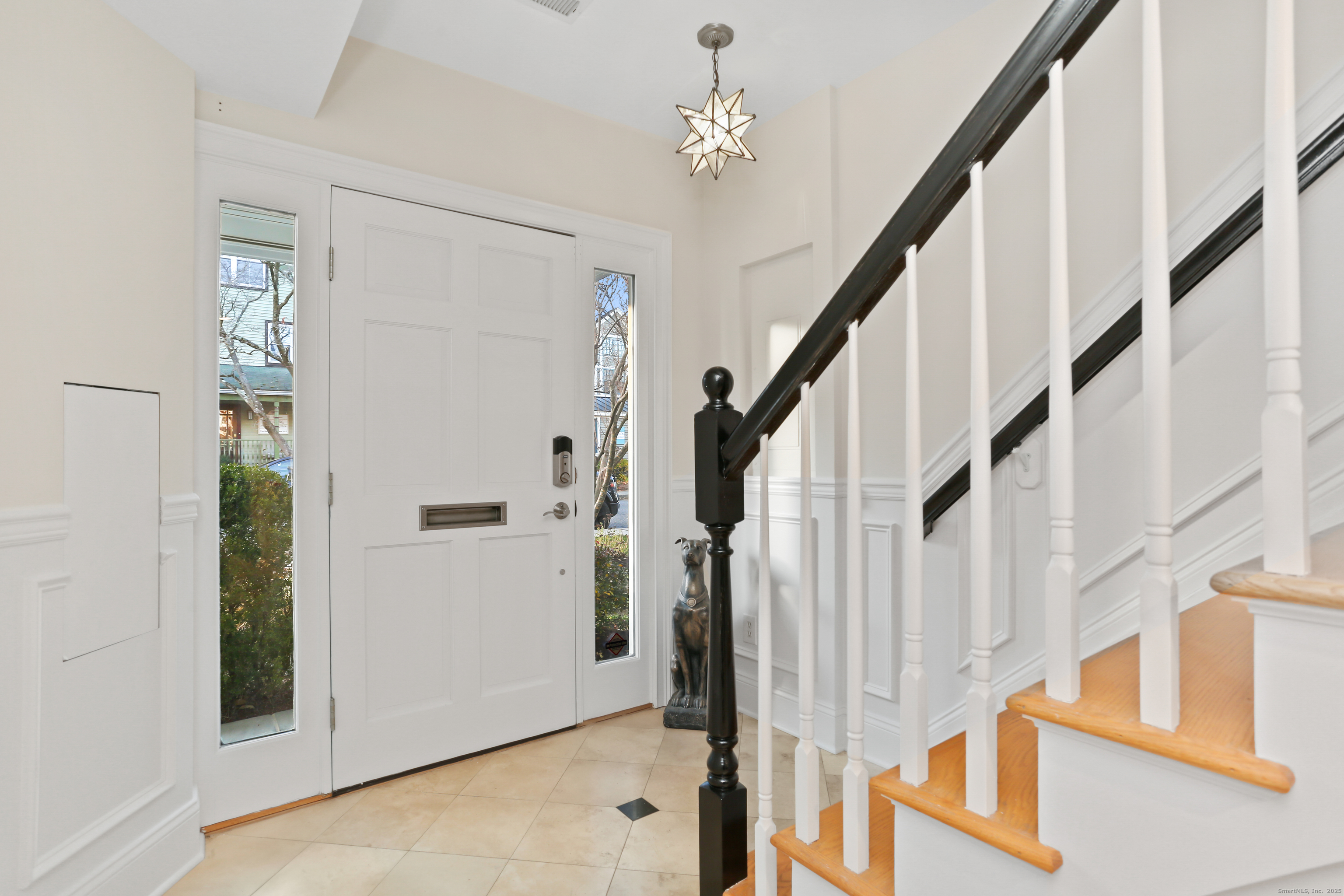 Fairfield, Connecticut, 06824, United States, 3 Bedrooms Bedrooms, ,3 BathroomsBathrooms,Residential,For Sale,2003354