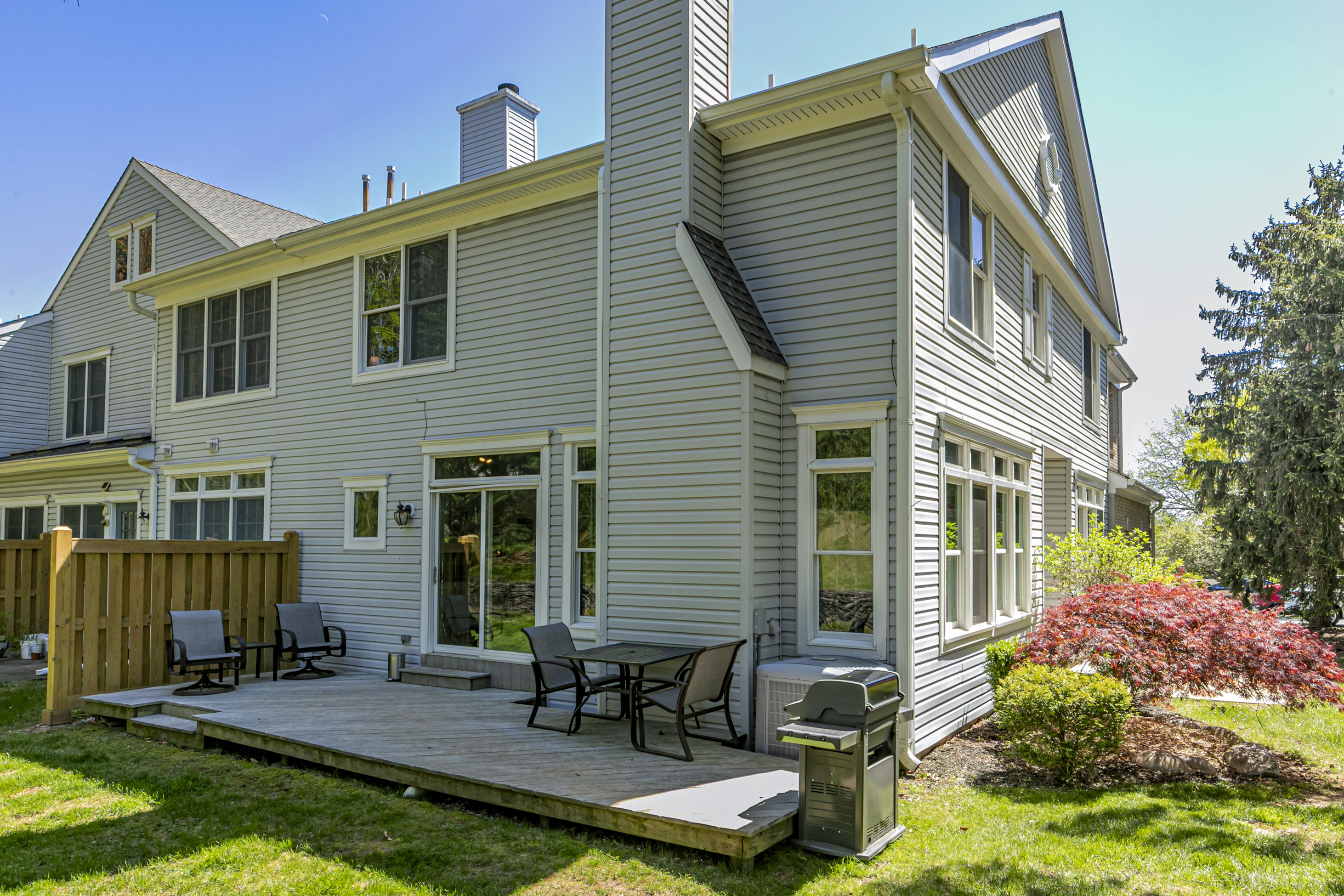  Largest End-Unit in Washington Oaks with Serene Views and Upgrades Galore - 物件實景