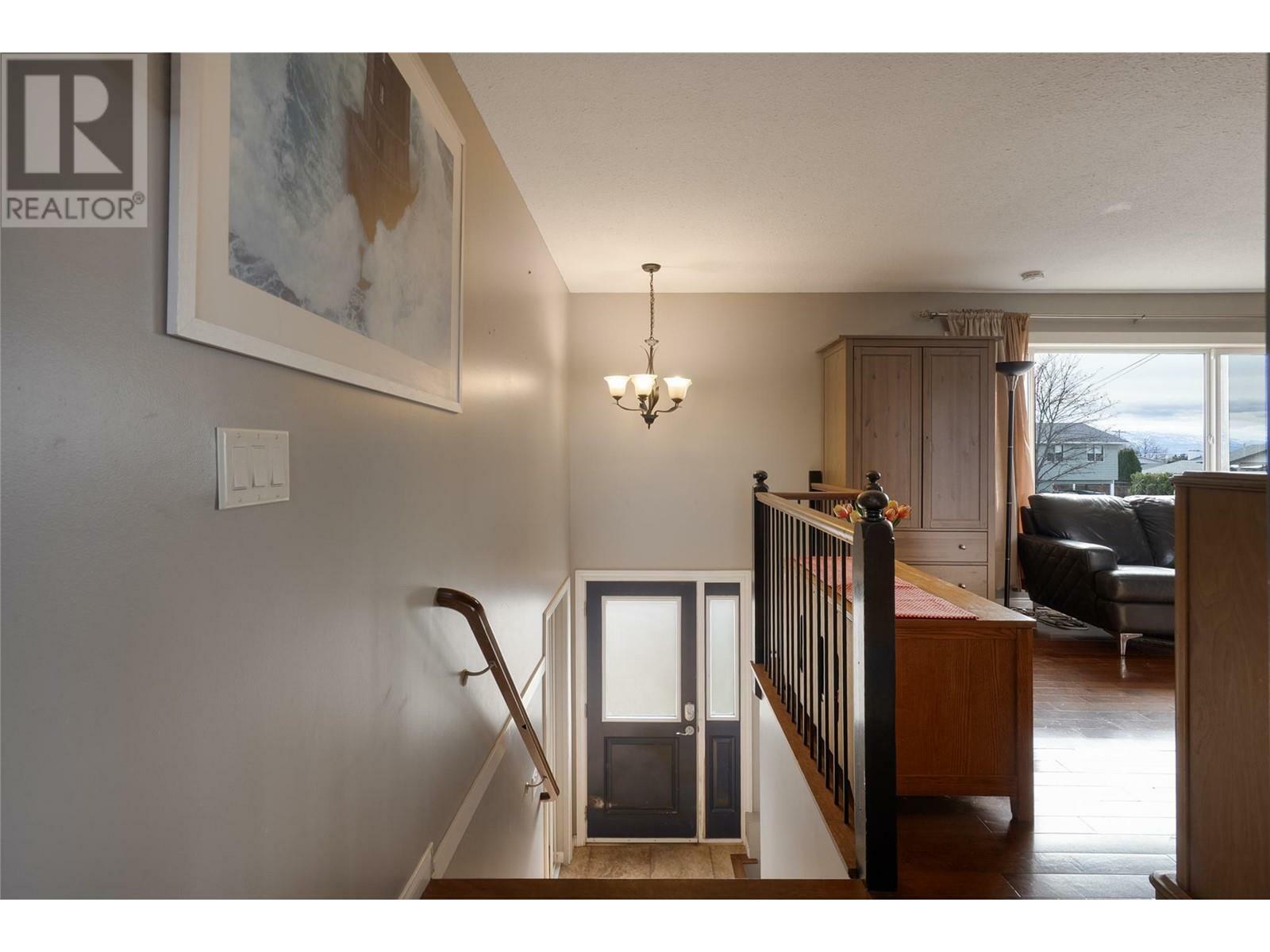 KELOWNA, British Columbia, V1X 6M4, CA, 3 Bedrooms Bedrooms, ,2 BathroomsBathrooms,Residential,For Sale,1836939