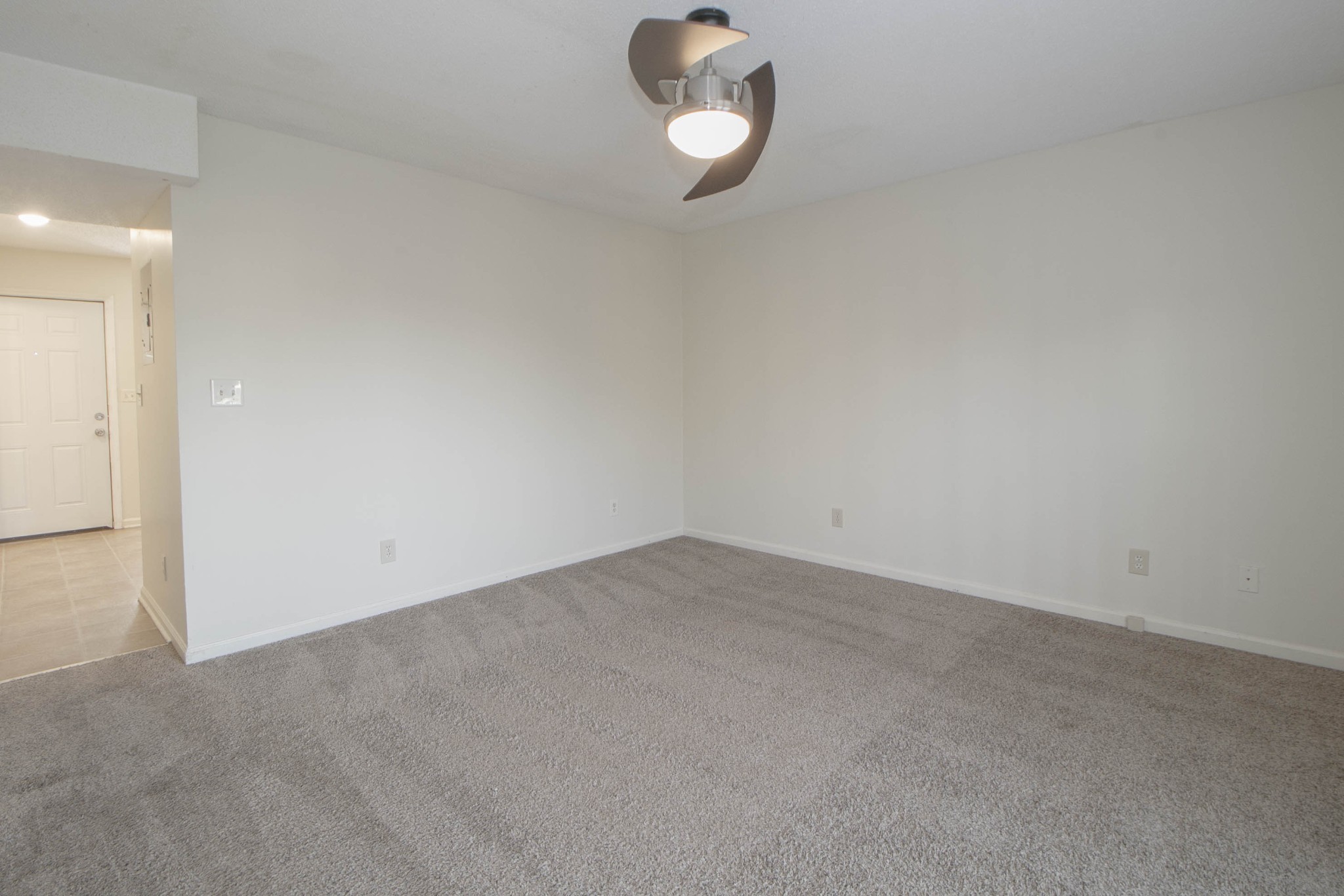 Clarksville, Tennessee, 37042, United States, ,Residential,For Sale,1943496