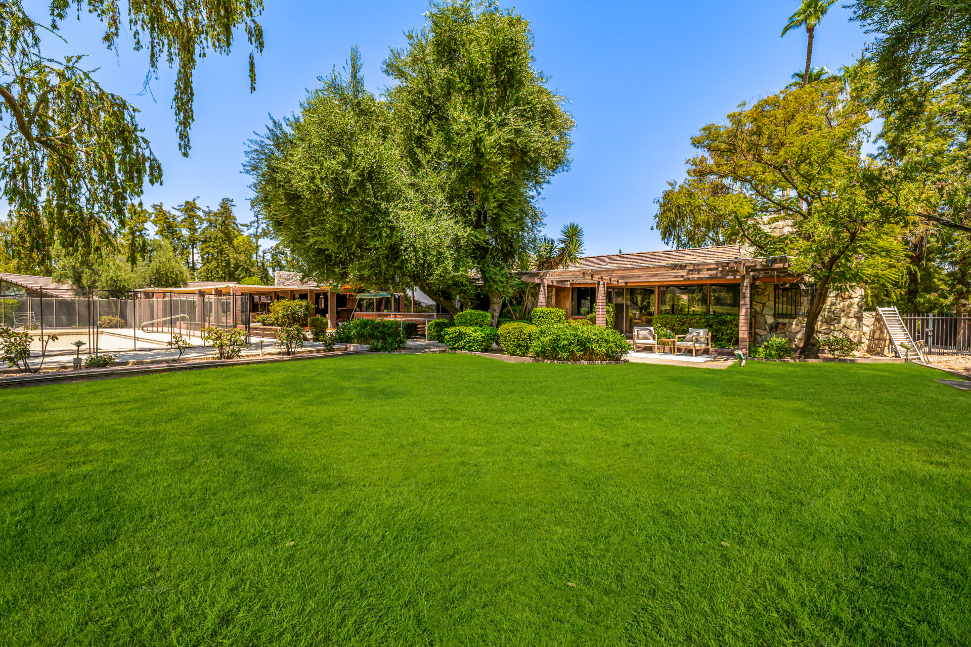 Paradise Valley, Arizona, 85253, United States, 4 Bedrooms Bedrooms, ,8 BathroomsBathrooms,Residential,For Sale,1914345