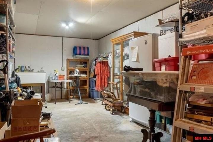 Mountain Home, Arkansas, 72653, United States, 5 Bedrooms Bedrooms, ,4 BathroomsBathrooms,Residential,For Sale,2031508