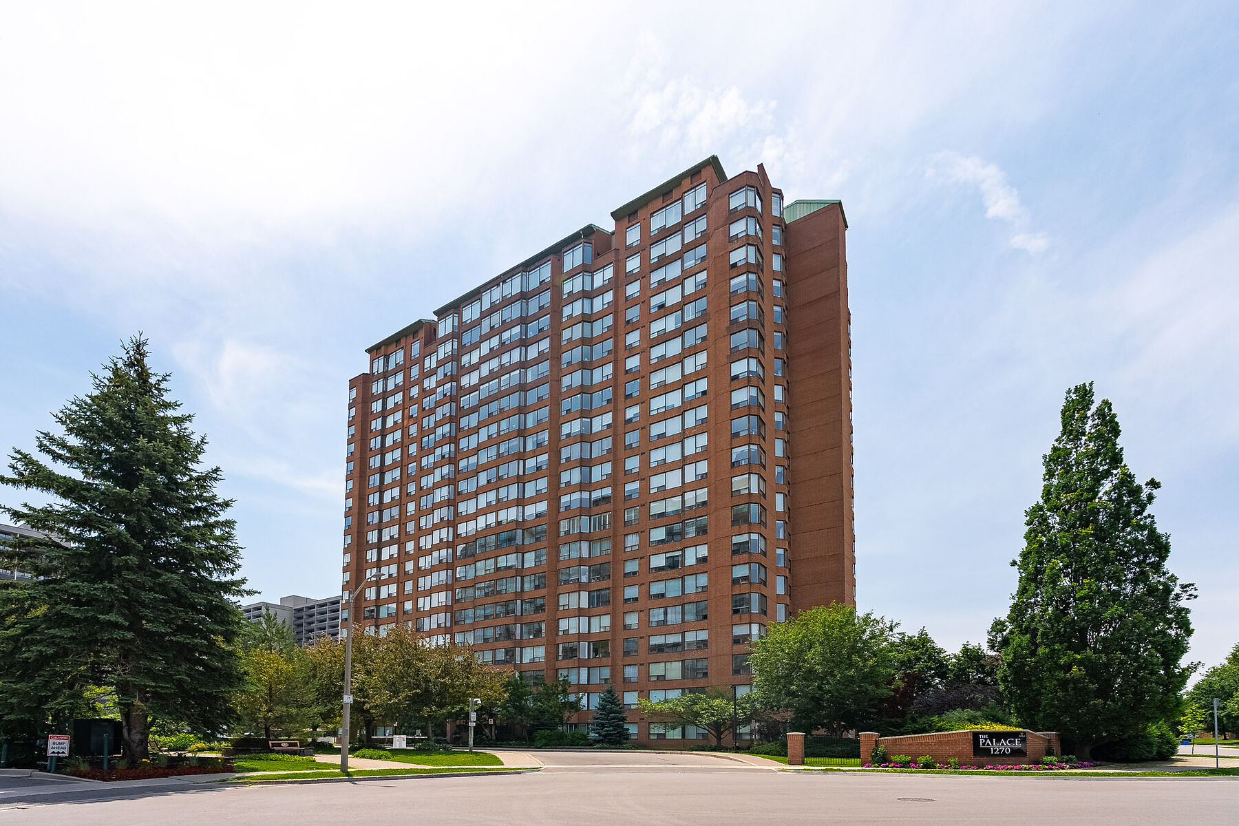  Downtown Burlington Condo - 物件實景