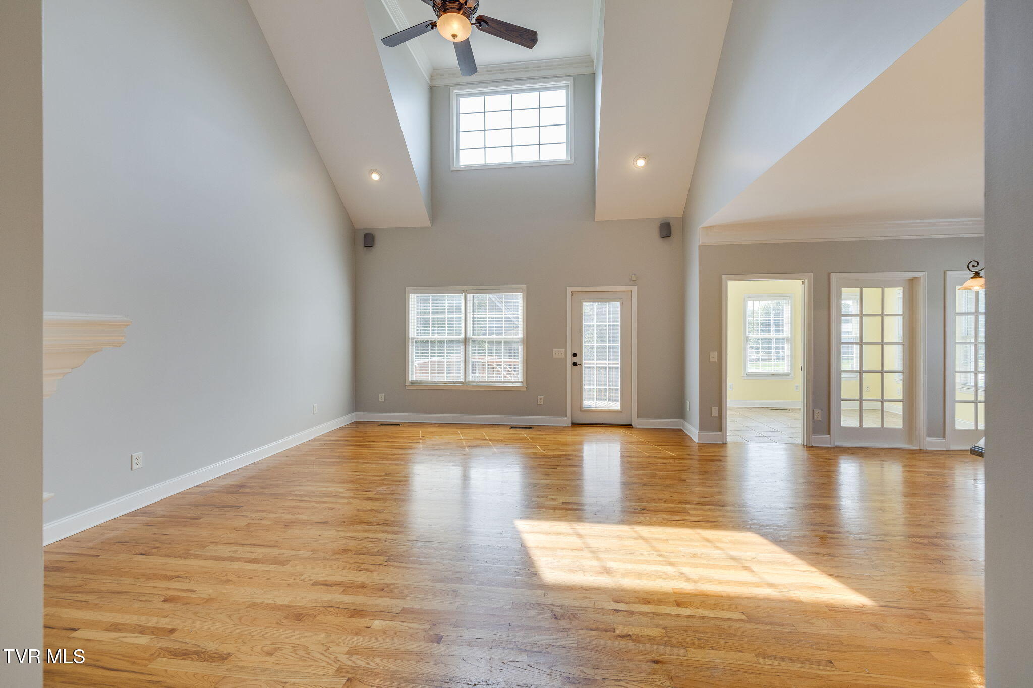 Kingsport, Tennessee, 37660, United States, 3 Bedrooms Bedrooms, ,4 BathroomsBathrooms,Residential,For Sale,1984458