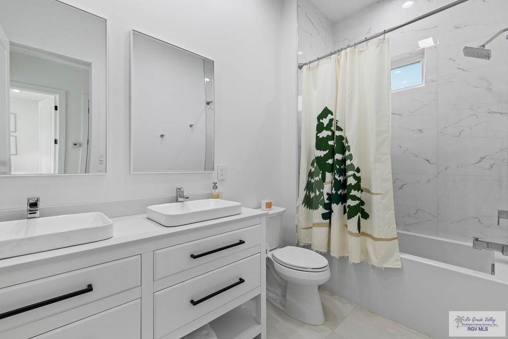 Rio Hondo, Texas, 78583, United States, 5 Bedrooms Bedrooms, ,3 BathroomsBathrooms,Residential,For Sale,1895029
