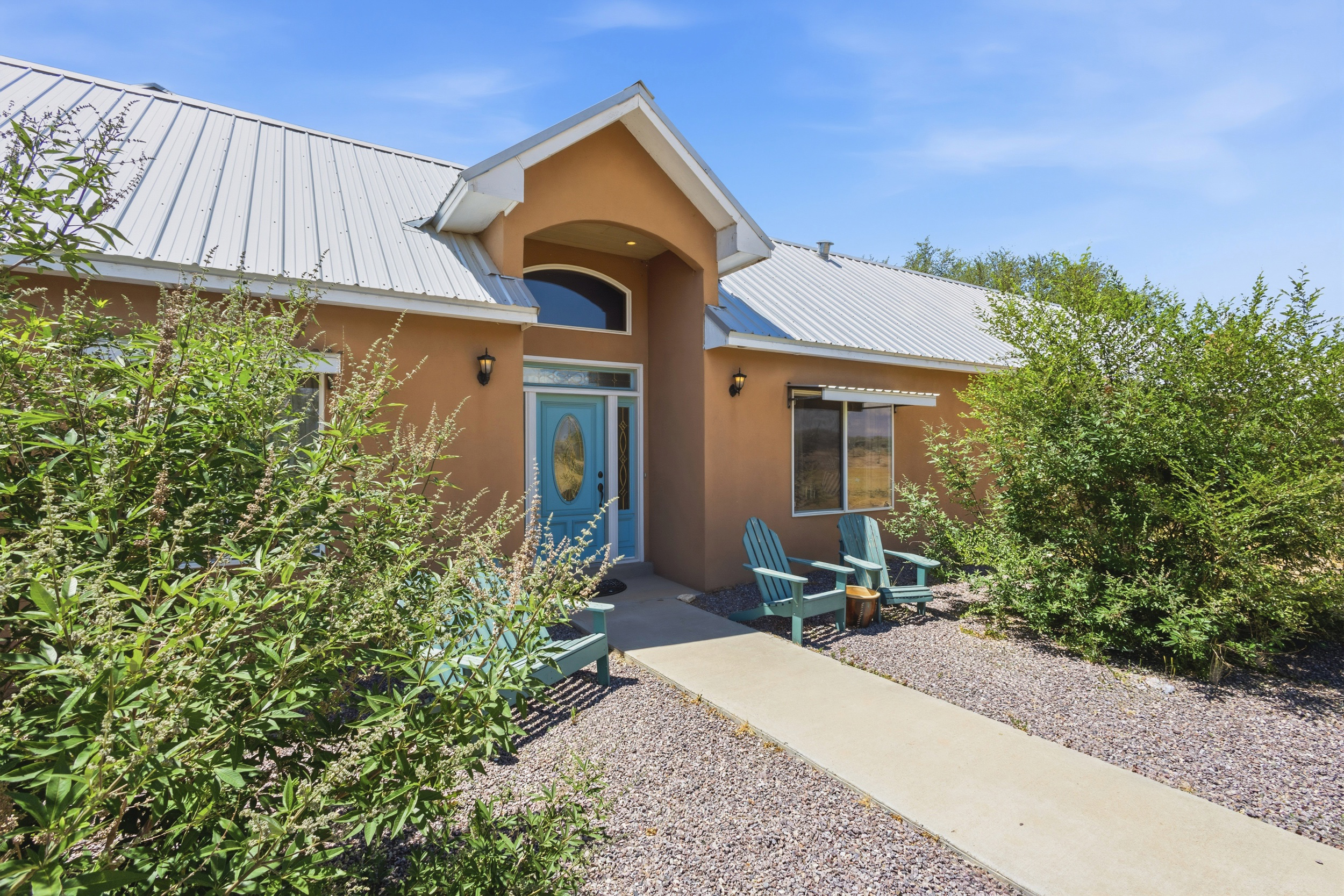 Los Lunas, New Mexico, 87031, United States, 5 Bedrooms Bedrooms, ,5 BathroomsBathrooms,Residential,For Sale,2048423