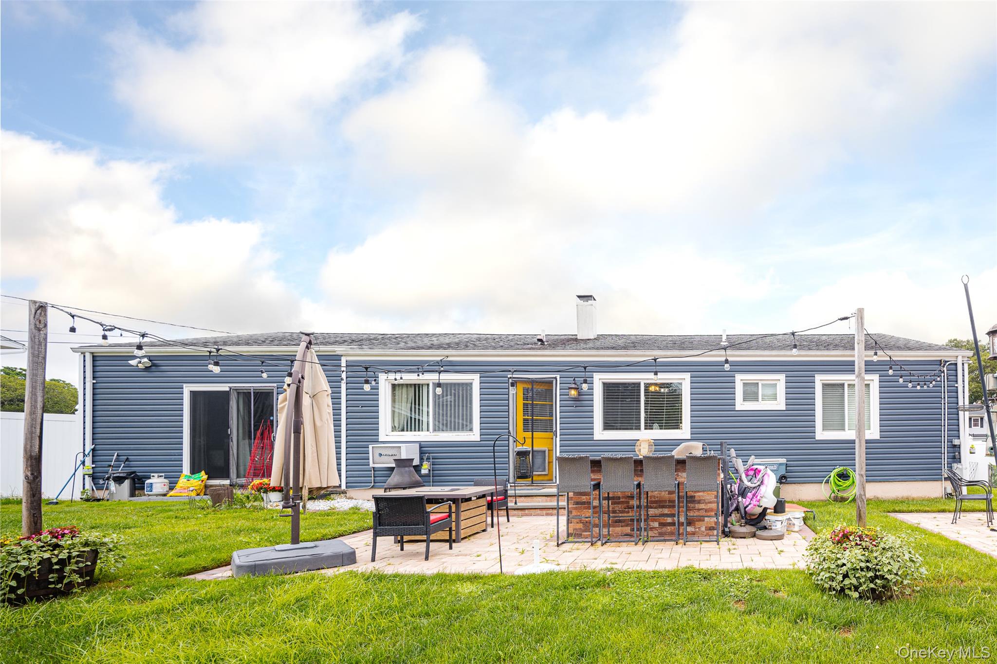 Port Jefferson Station, New York, 11776, United States, 3 Bedrooms Bedrooms, ,2 BathroomsBathrooms,Residential,For Sale,1938737