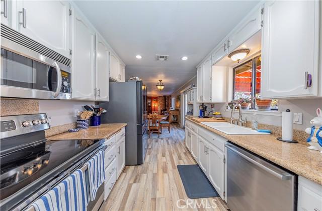 Oakhurst, California, 93644, United States, 3 Bedrooms Bedrooms, ,2 BathroomsBathrooms,Residential,For Sale,2000350