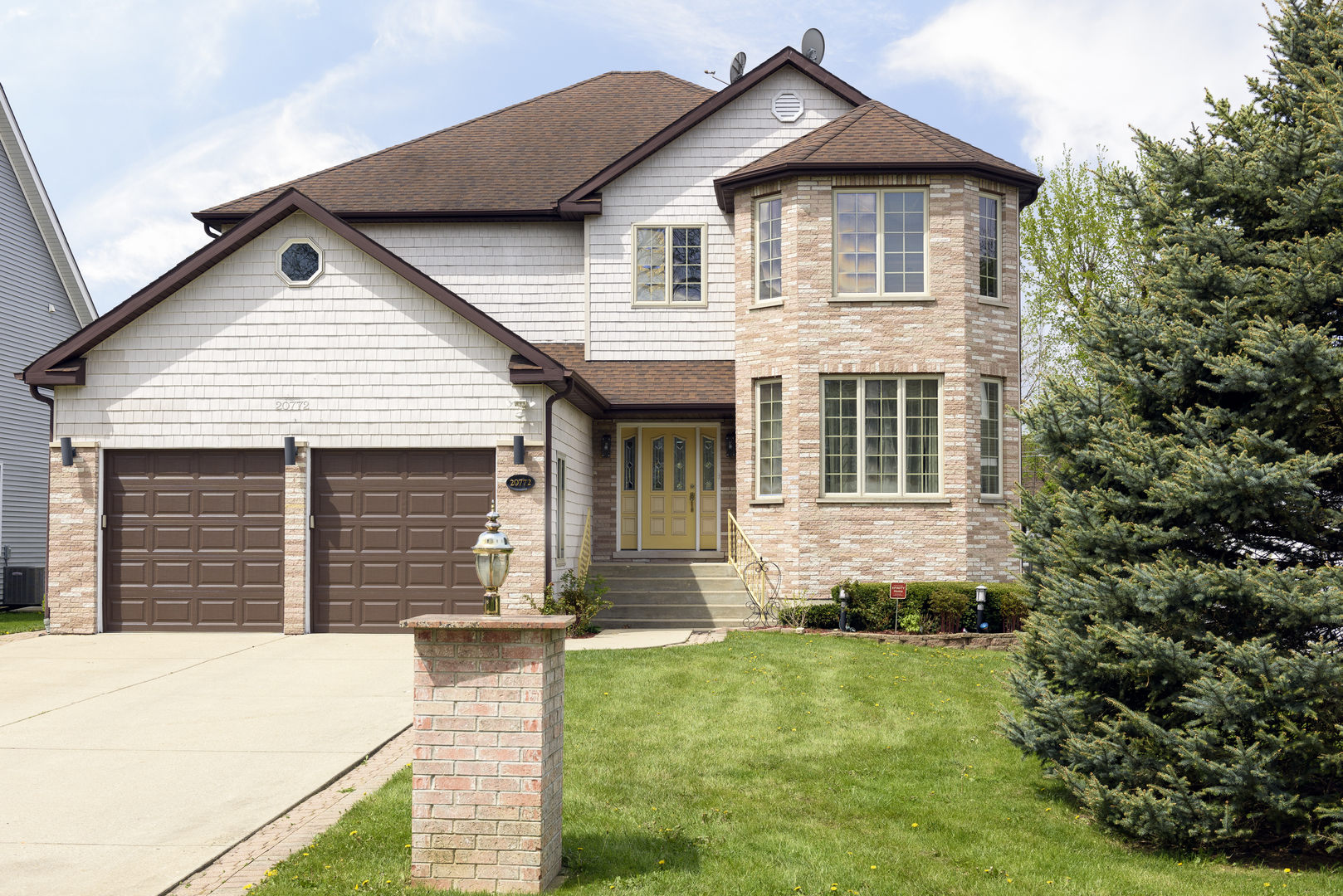 Lincolnshire, Illinois, 60069, United States, 4 Bedrooms Bedrooms, ,4 BathroomsBathrooms,Residential,For Sale,1877536