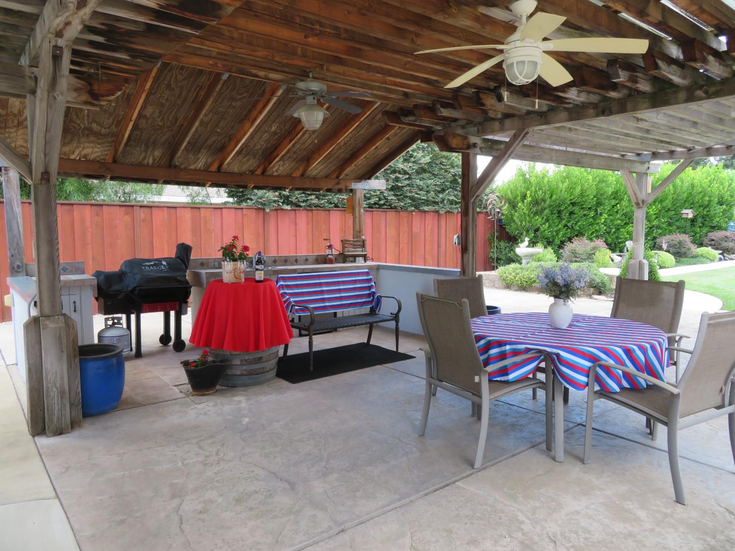 Oakdale, California, 95361, United States, 3 Bedrooms Bedrooms, ,2 BathroomsBathrooms,Residential,For Sale,1942703