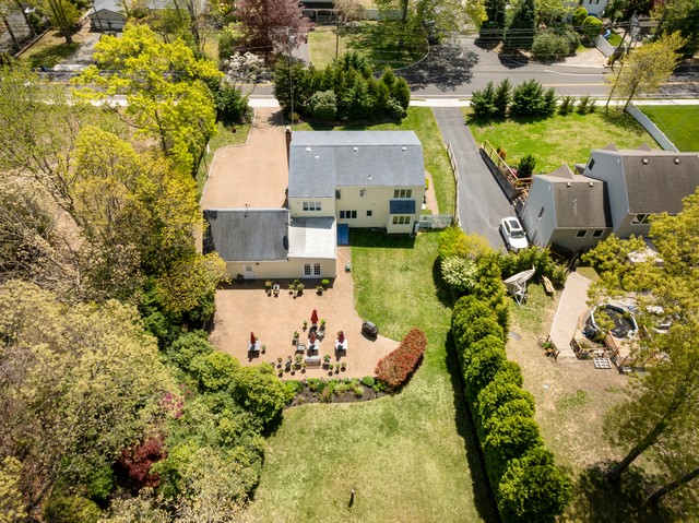 Shoreham, New York, 11786, United States, 5 Bedrooms Bedrooms, ,3 BathroomsBathrooms,Residential,For Sale,1990330