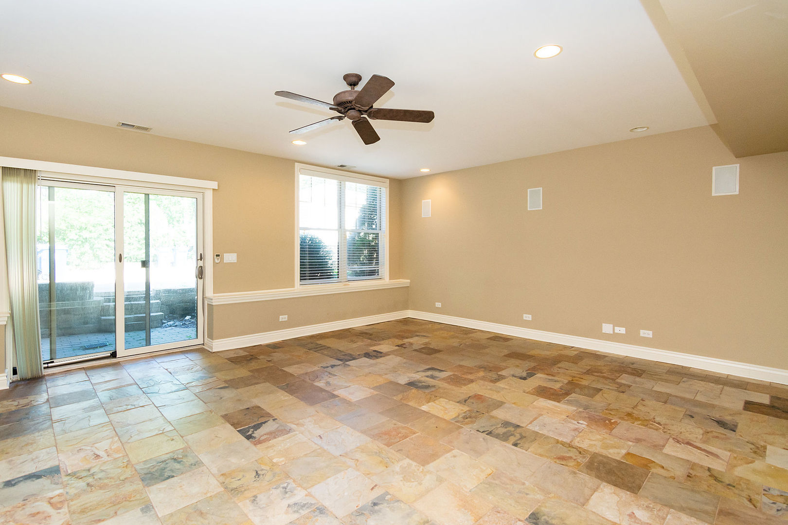 Downers Grove, Illinois, 60515, United States, 4 Bedrooms Bedrooms, ,4 BathroomsBathrooms,Residential,For Sale,1954600