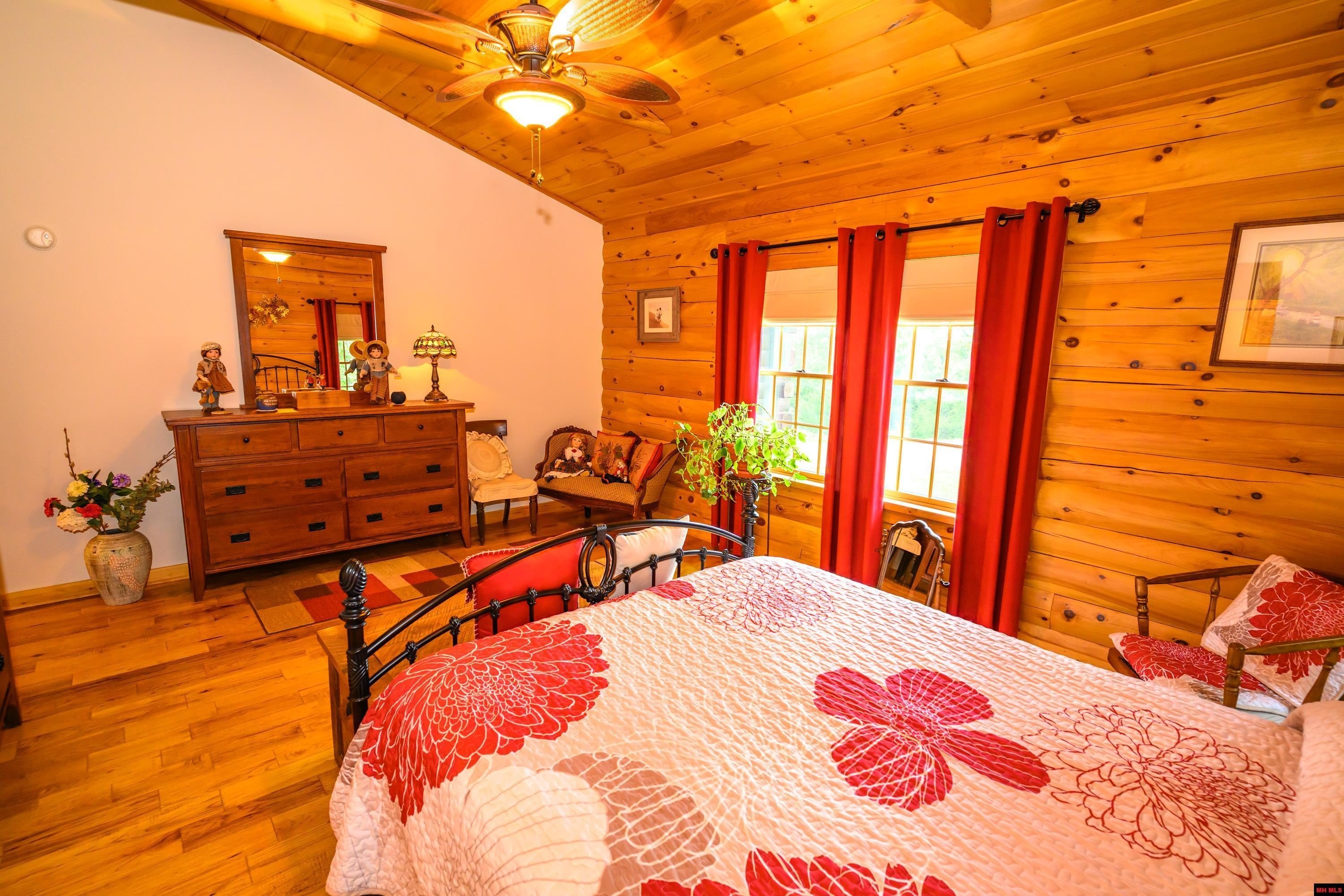 Mountain Home, Arkansas, 72653, United States, 3 Bedrooms Bedrooms, ,3 BathroomsBathrooms,Residential,For Sale,2009721