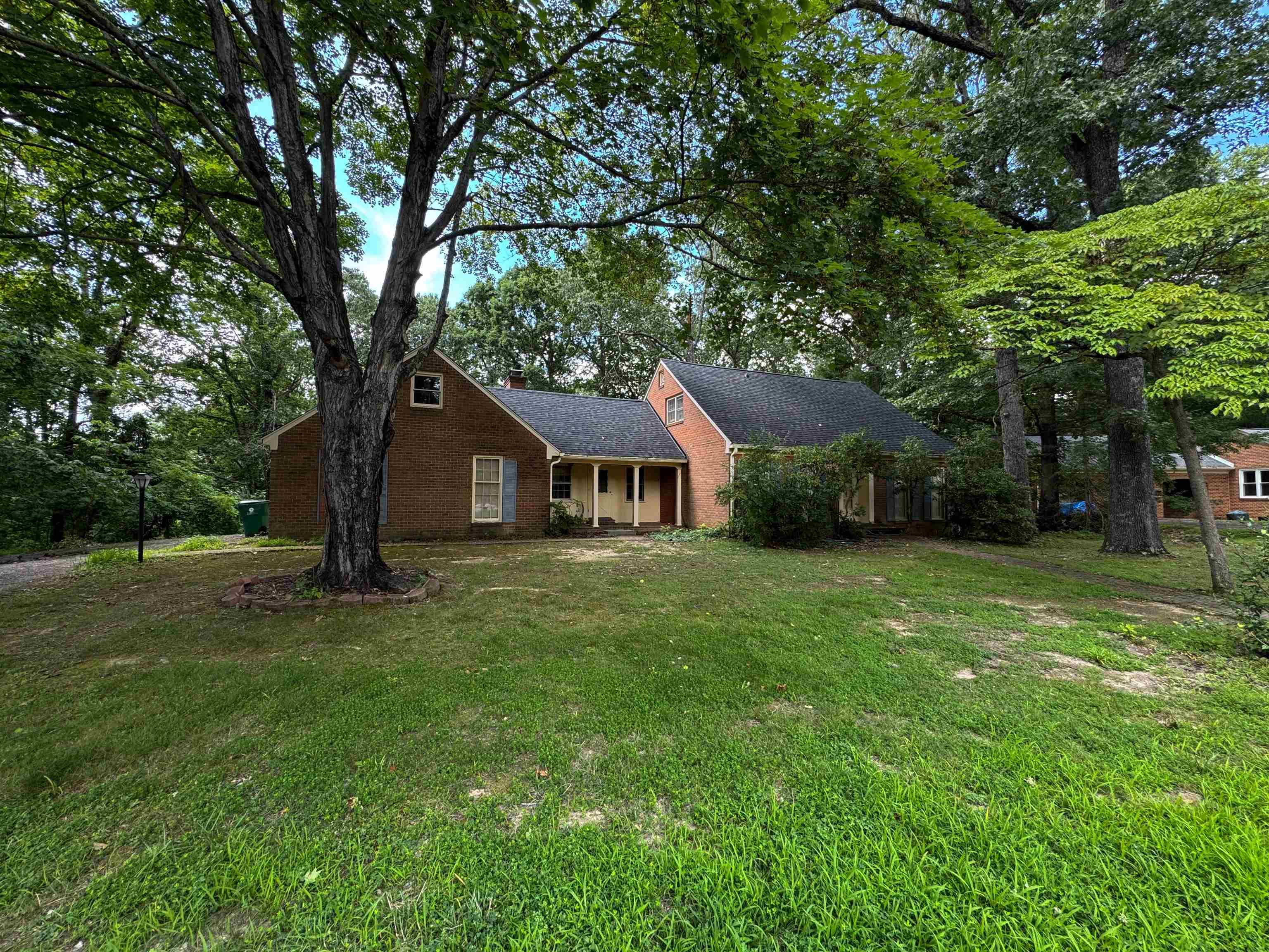 Blacksburg, Virginia, 24060, United States, 5 Bedrooms Bedrooms, ,4 BathroomsBathrooms,Residential,For Sale,1900979