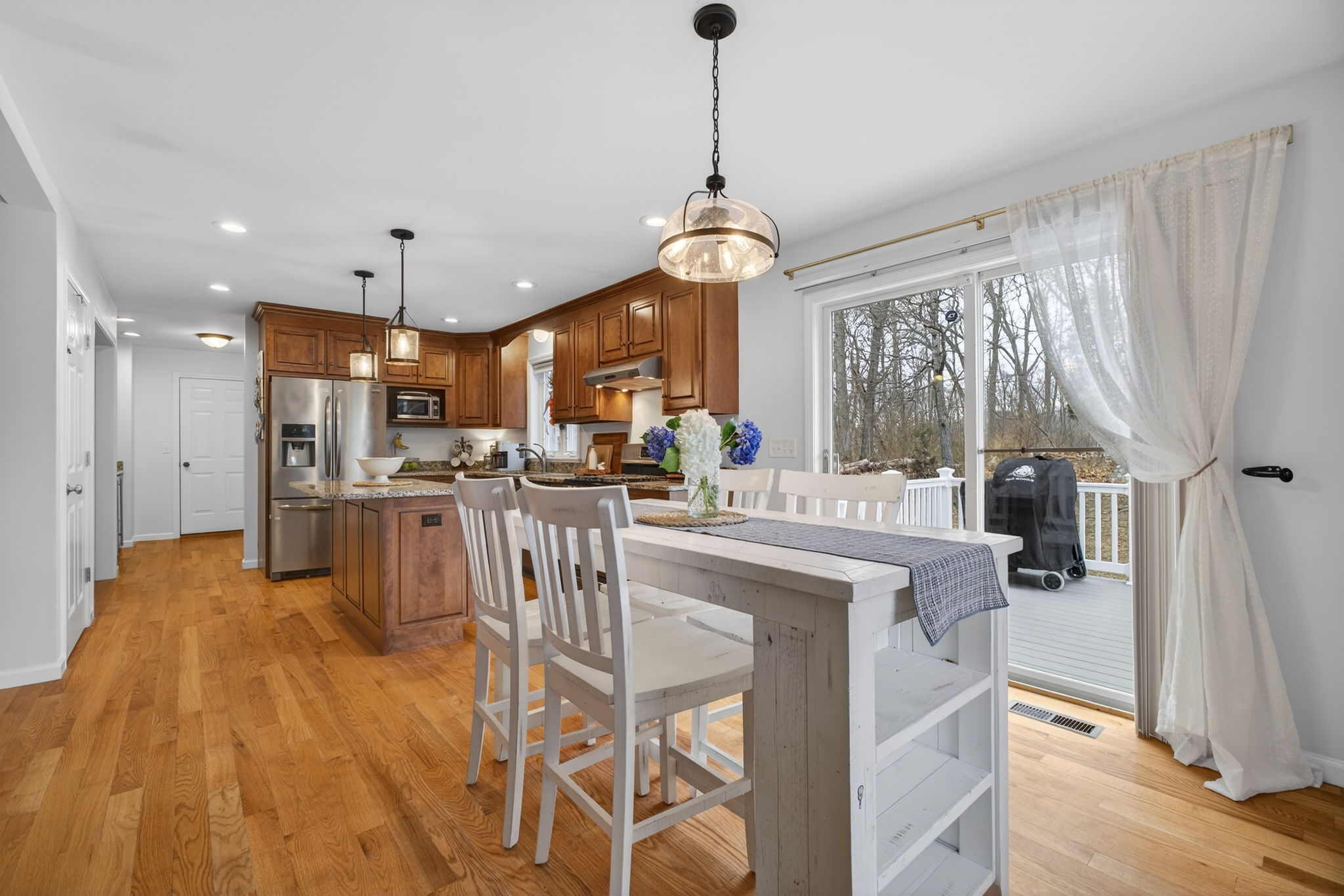  Stylish Cape  Home Offers a Charming Open Concept - 物件實景