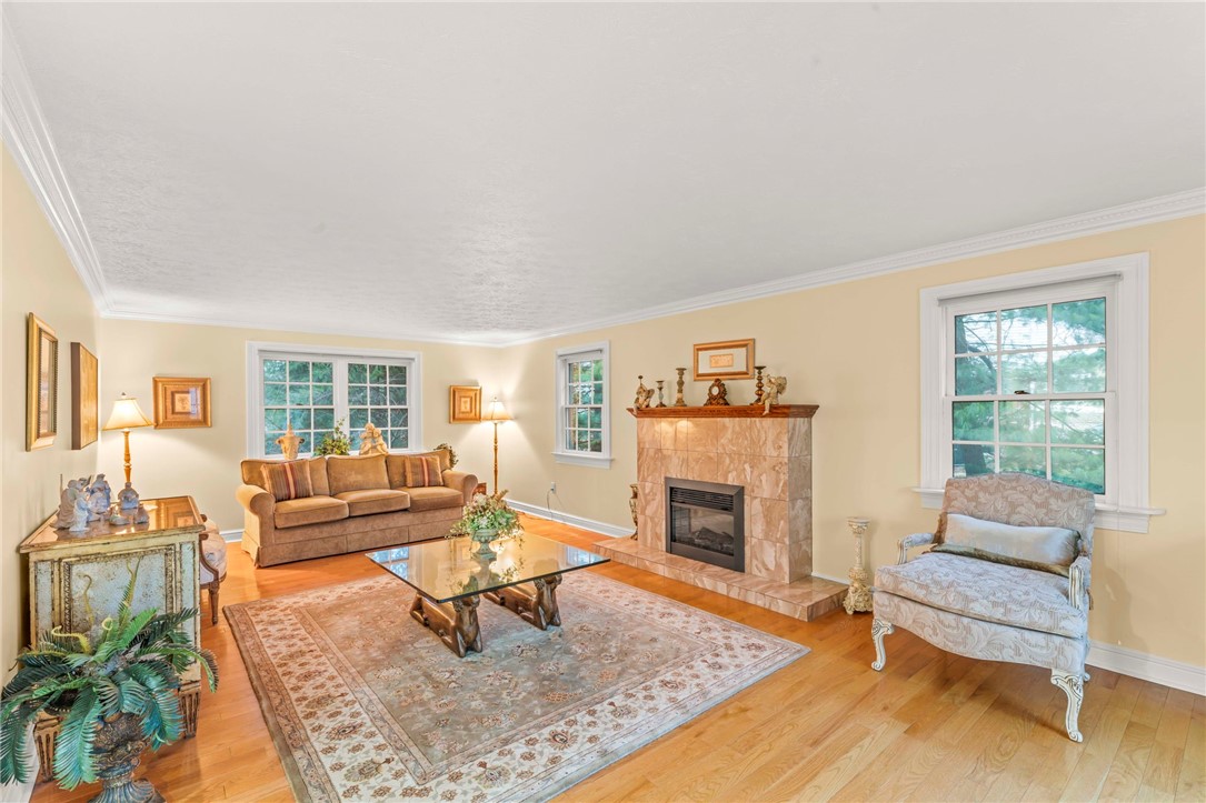 Mcmurray, Pennsylvania, 15317, United States, 4 Bedrooms Bedrooms, ,4 BathroomsBathrooms,Residential,For Sale,2005499