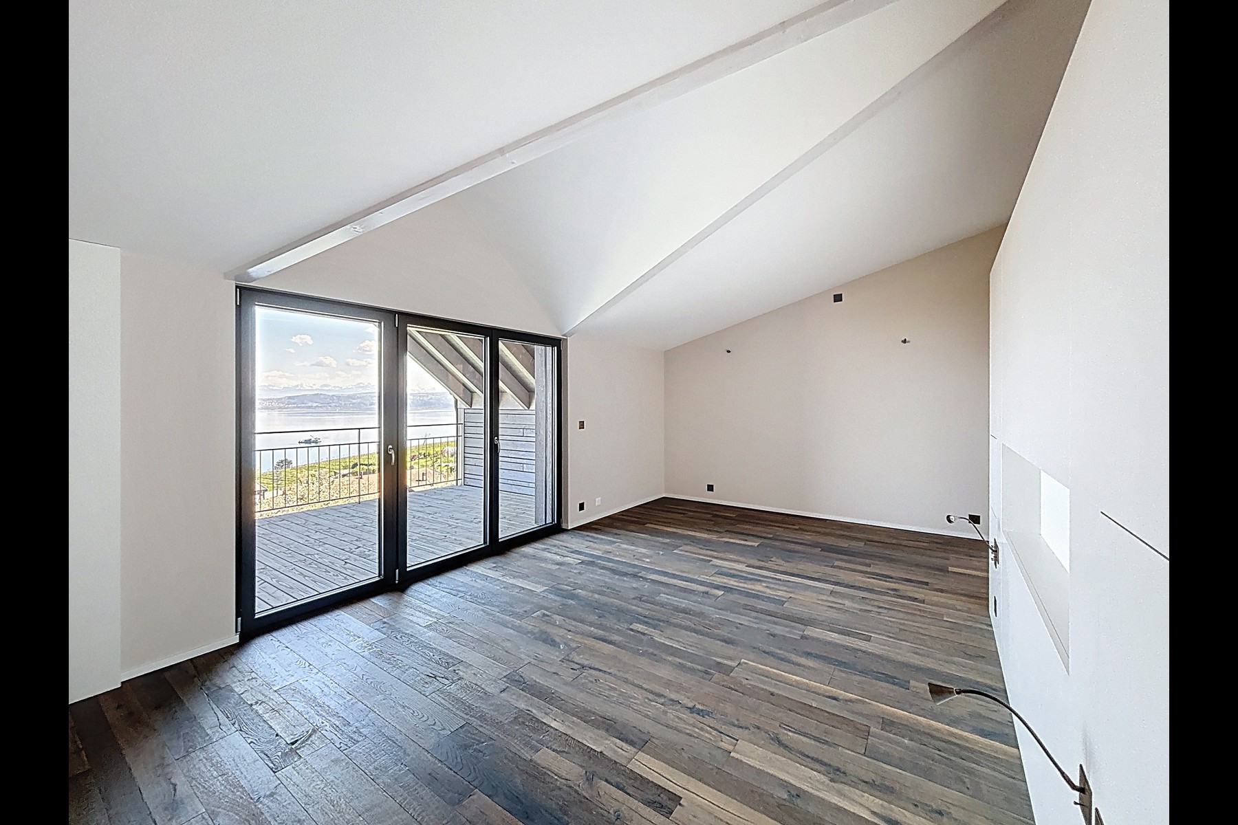  Nestled between the lake and the mountains, a magnificent, one-of-a-kind villa - 物件實景