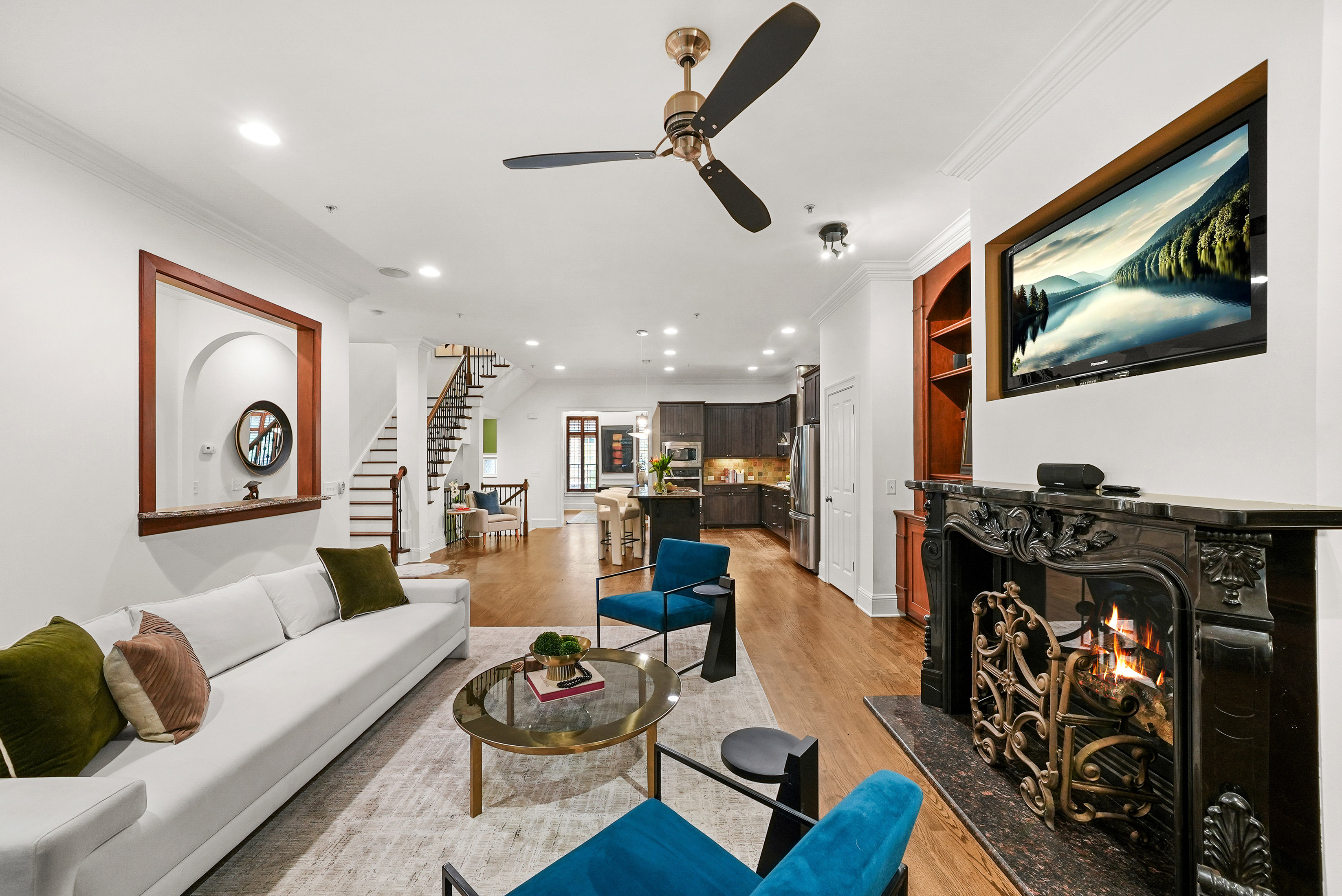  Beautifully Appointed Townhome in the Heart of Downtown Alpharetta - 物件實景