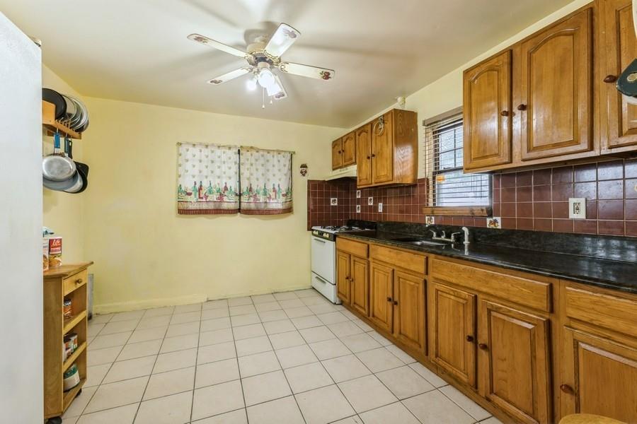 Jamaica, New York, 11433, United States, 3 Bedrooms Bedrooms, ,2 BathroomsBathrooms,Residential,For Sale,1901940