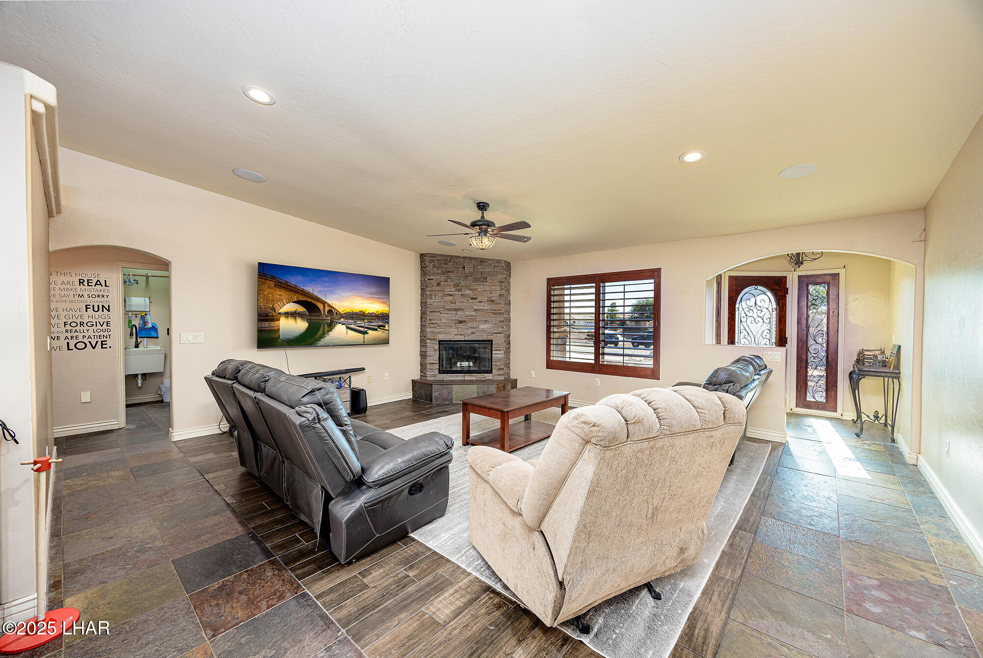 Lake Havasu City, Arizona, 86404, United States, 3 Bedrooms Bedrooms, ,2 BathroomsBathrooms,Residential,For Sale,2001874