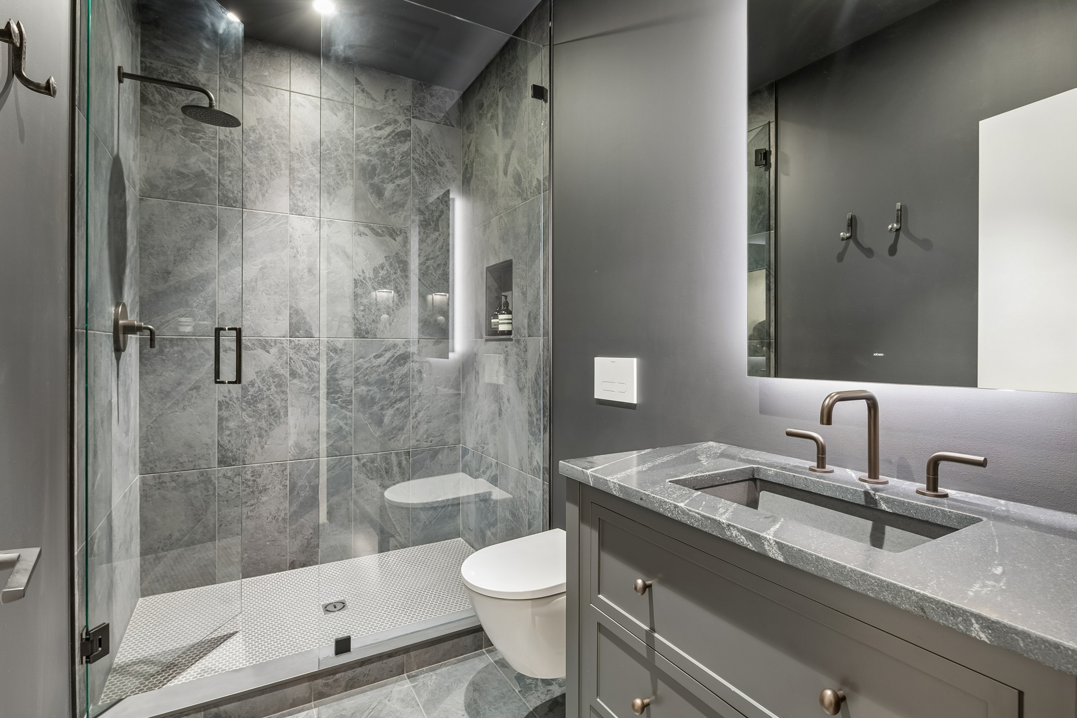  Timeless Luxury Meets Modern Design in Edina - 物件實景