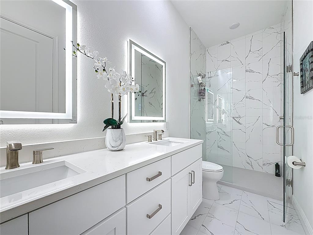 St Petersburg, Florida, 33701, United States, 2 Bedrooms Bedrooms, ,2 BathroomsBathrooms,Residential,For Sale,1889931