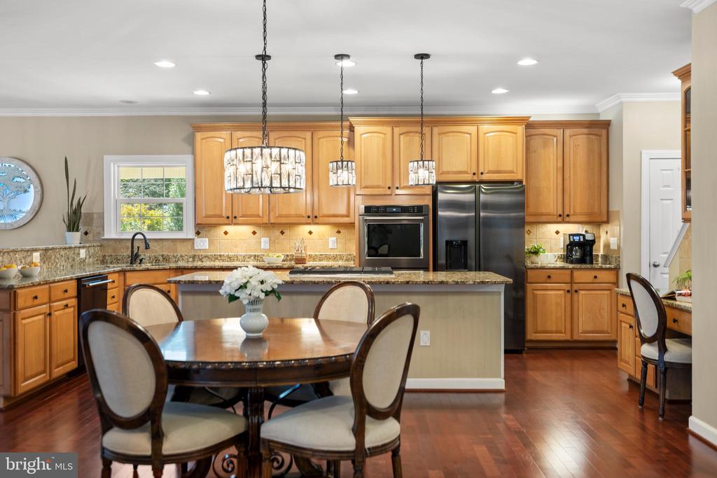 Broadlands, Virginia, 20148, United States, 5 Bedrooms Bedrooms, ,5 BathroomsBathrooms,Residential,For Sale,1977540