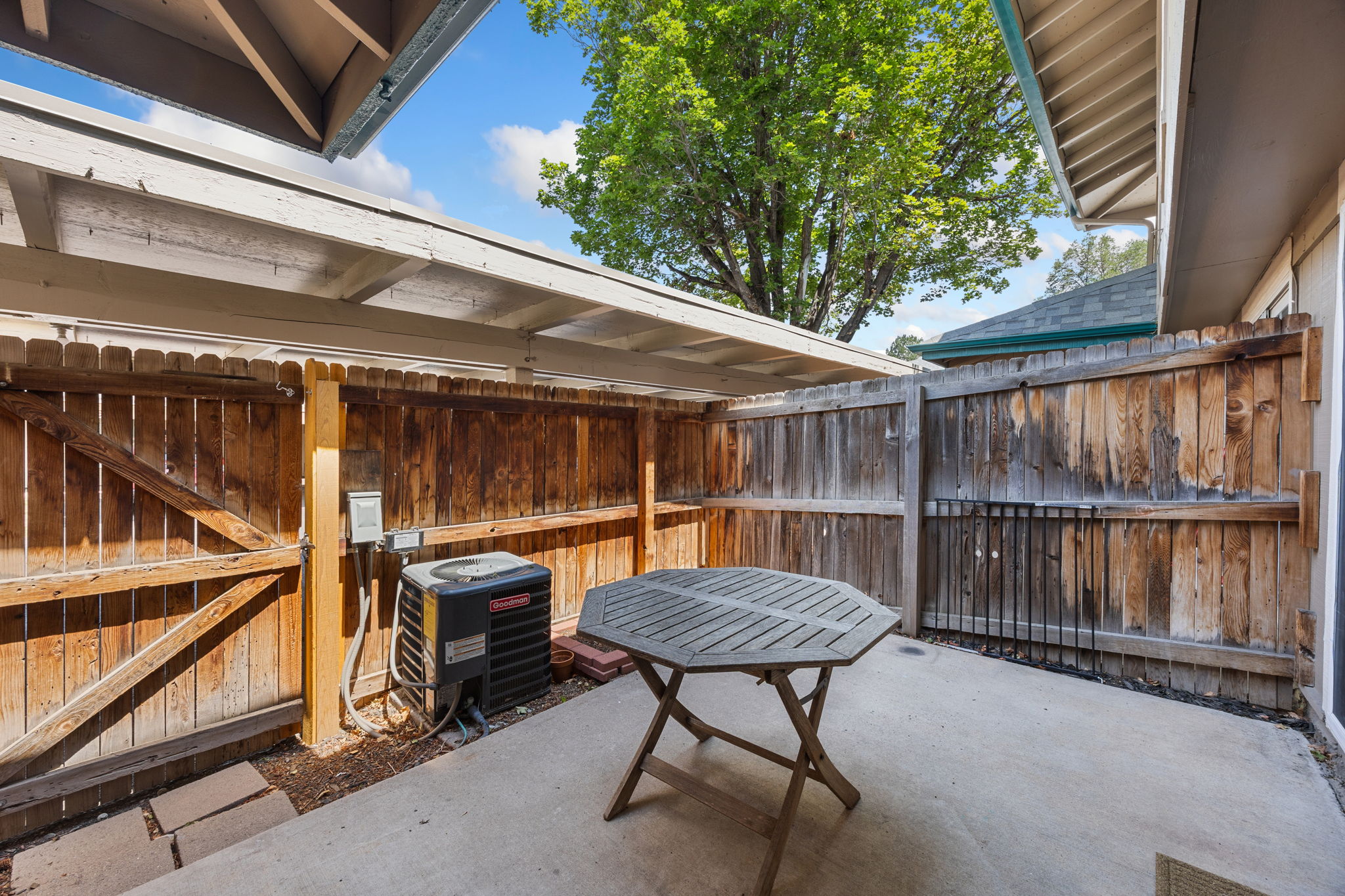  Rare 3 bed, 2 bath property in sought after Greenwood Village - 物件實景