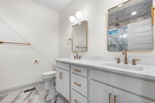 Cumberland Furnace, Tennessee, 37051, United States, 4 Bedrooms Bedrooms, ,3 BathroomsBathrooms,Residential,For Sale,2006360