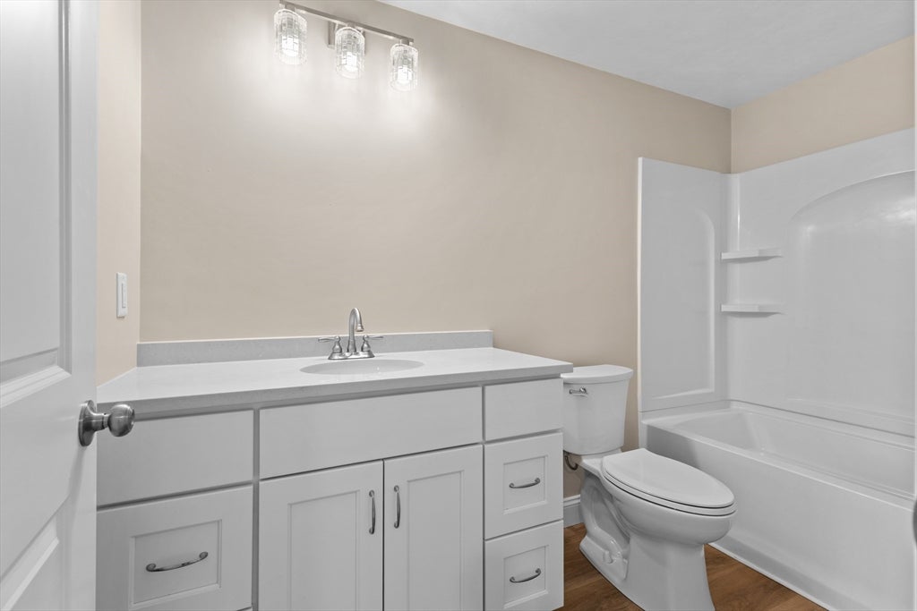 Plymouth, Massachusetts, 02360, United States, 3 Bedrooms Bedrooms, ,4 BathroomsBathrooms,Residential,For Sale,2048350