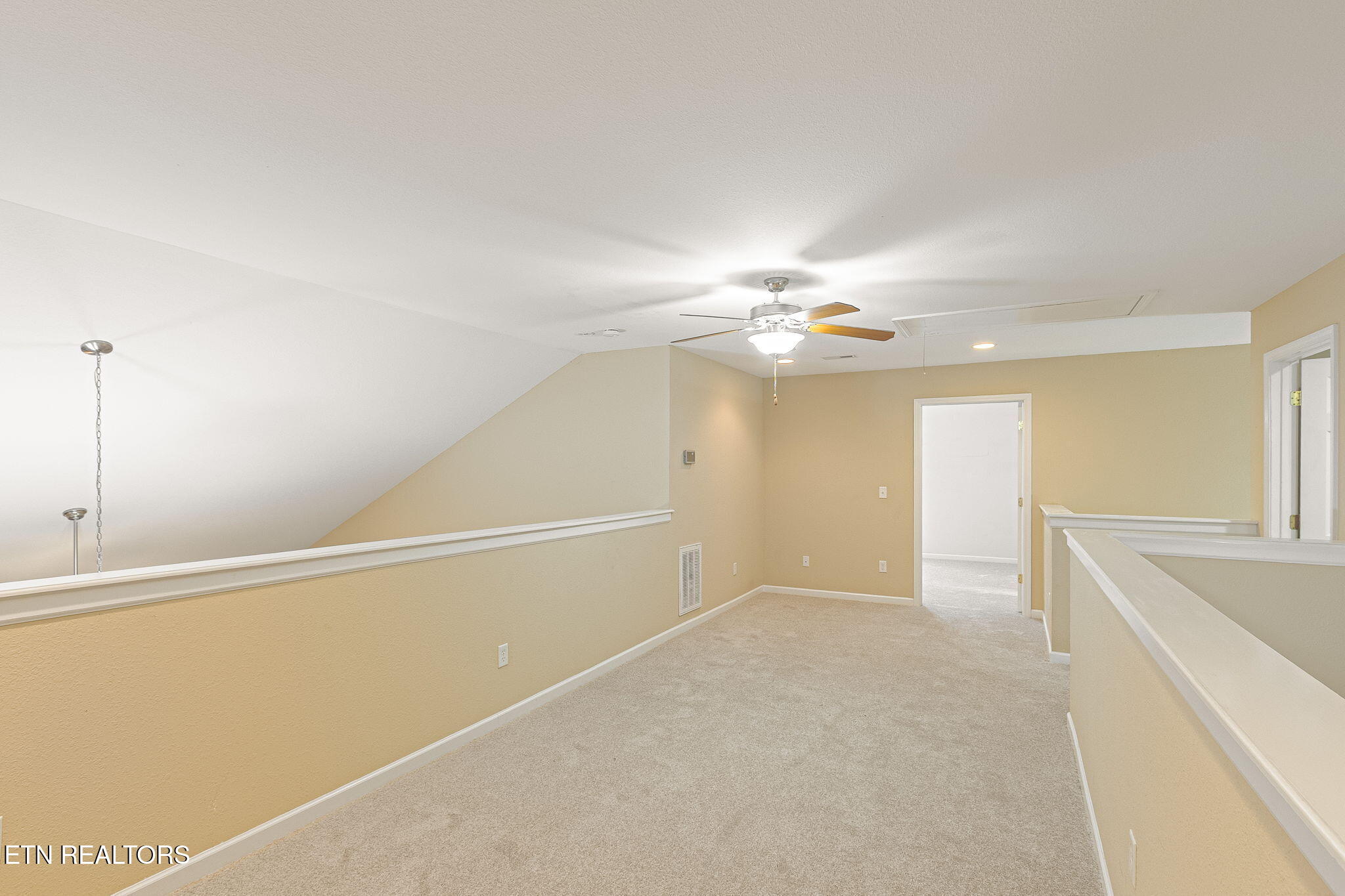 Knoxville, Tennessee, 37932, United States, 4 Bedrooms Bedrooms, ,4 BathroomsBathrooms,Residential,For Sale,1975701