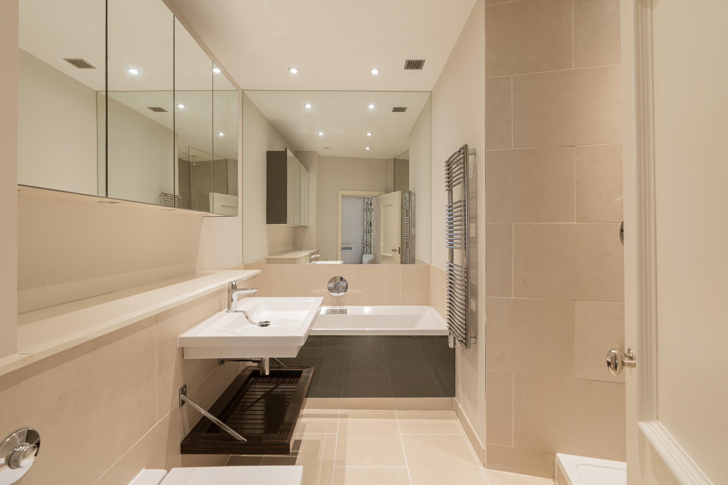  A Four-Bedroom Apartment Moments from Sloane Square with Porter and Parking - 物件實景