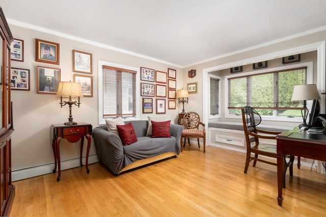 Shoreham, New York, 11786, United States, 5 Bedrooms Bedrooms, ,3 BathroomsBathrooms,Residential,For Sale,1990330