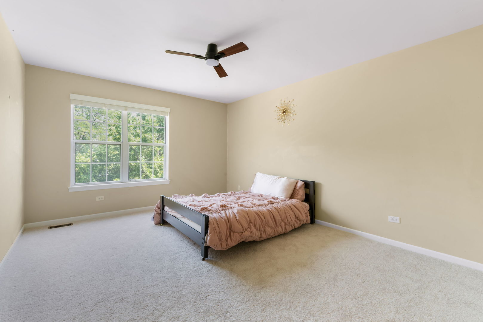 Carol Stream, Illinois, 60188, United States, 4 Bedrooms Bedrooms, ,4 BathroomsBathrooms,Residential,For Sale,1903494