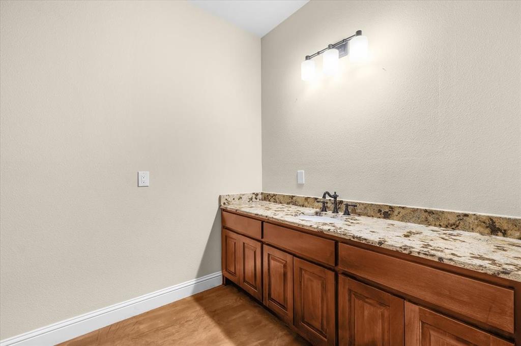 Weatherford, Texas, 76088, United States, 4 Bedrooms Bedrooms, ,3 BathroomsBathrooms,Residential,For Sale,1974322