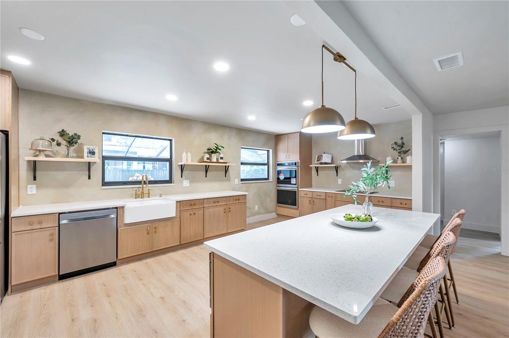 Tampa, Florida, 33629, United States, 4 Bedrooms Bedrooms, ,3 BathroomsBathrooms,Residential,For Sale,1906896