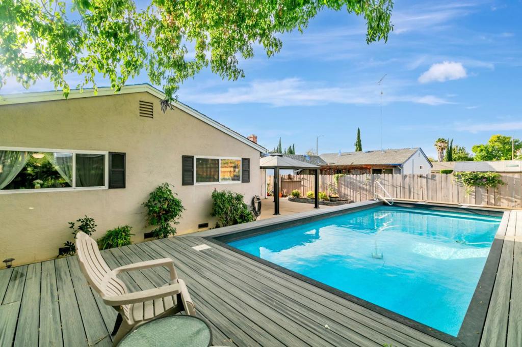 San Jose, California, 95123, United States, 3 Bedrooms Bedrooms, ,2 BathroomsBathrooms,Residential,For Sale,1975297