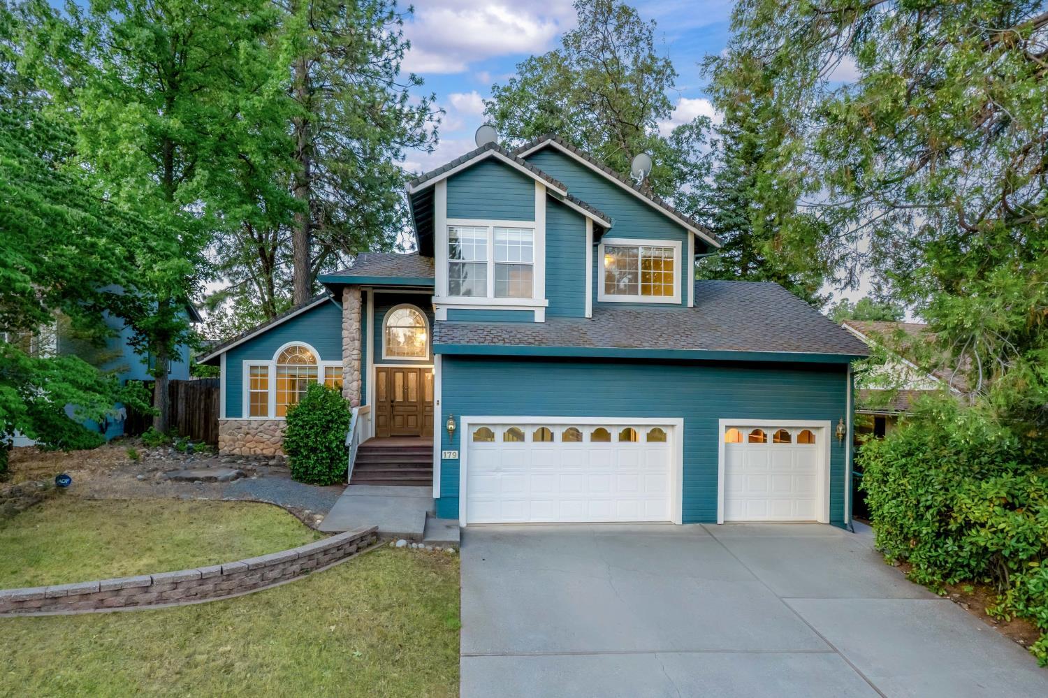 Grass Valley, California, 95945, United States, 3 Bedrooms Bedrooms, ,3 BathroomsBathrooms,Residential,For Sale,1924328