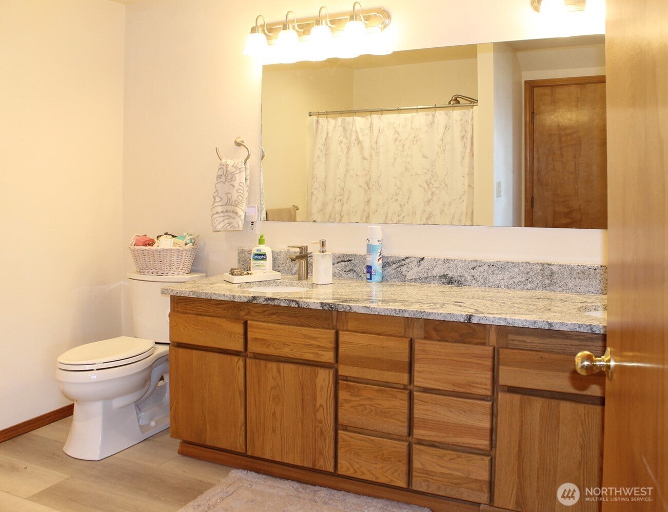 Port Orchard, Washington, 98366, United States, 3 Bedrooms Bedrooms, ,3 BathroomsBathrooms,Residential,For Sale,1907712