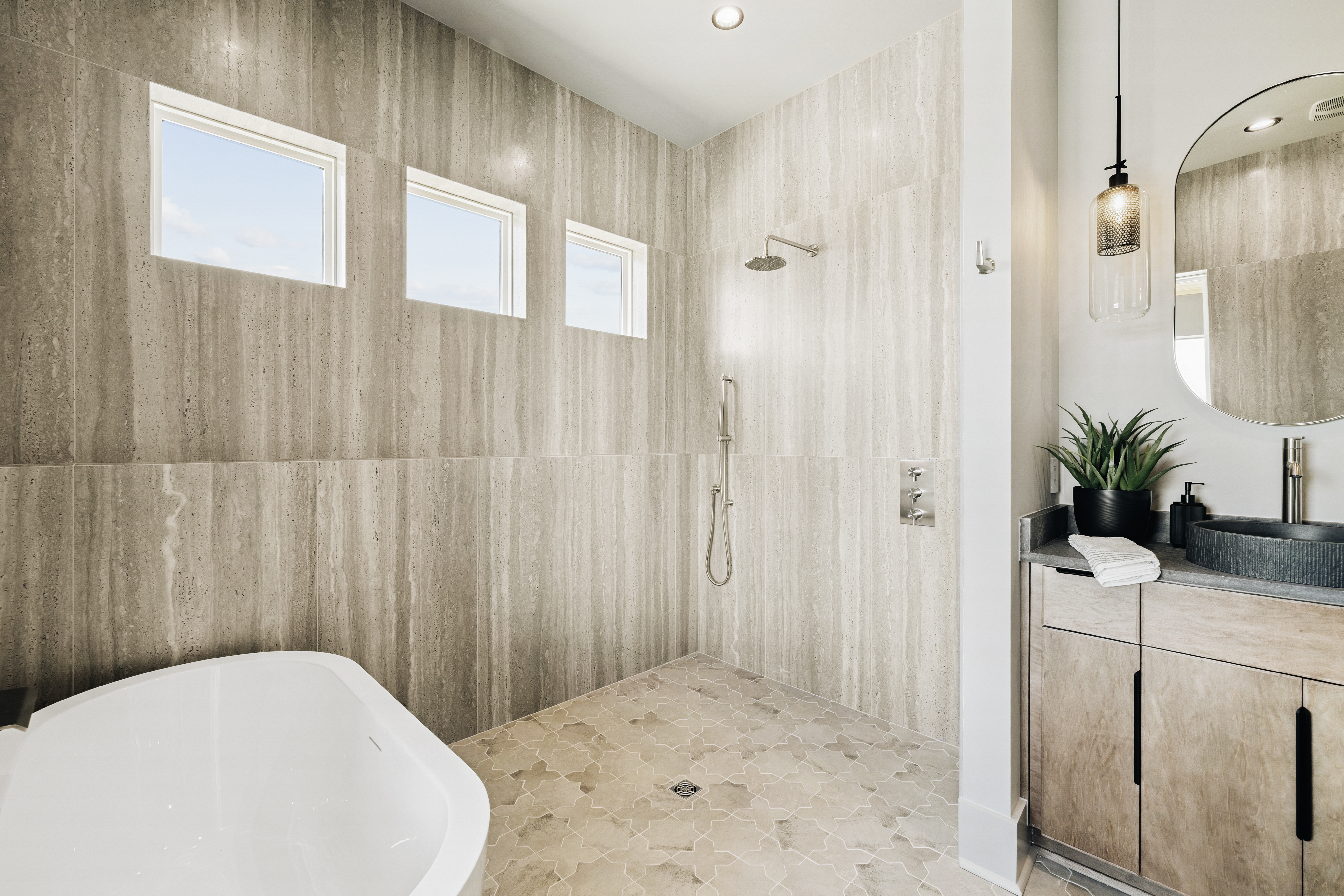  New Construction With Outdoor Oasis A Short Stroll To The Beach - 物件實景