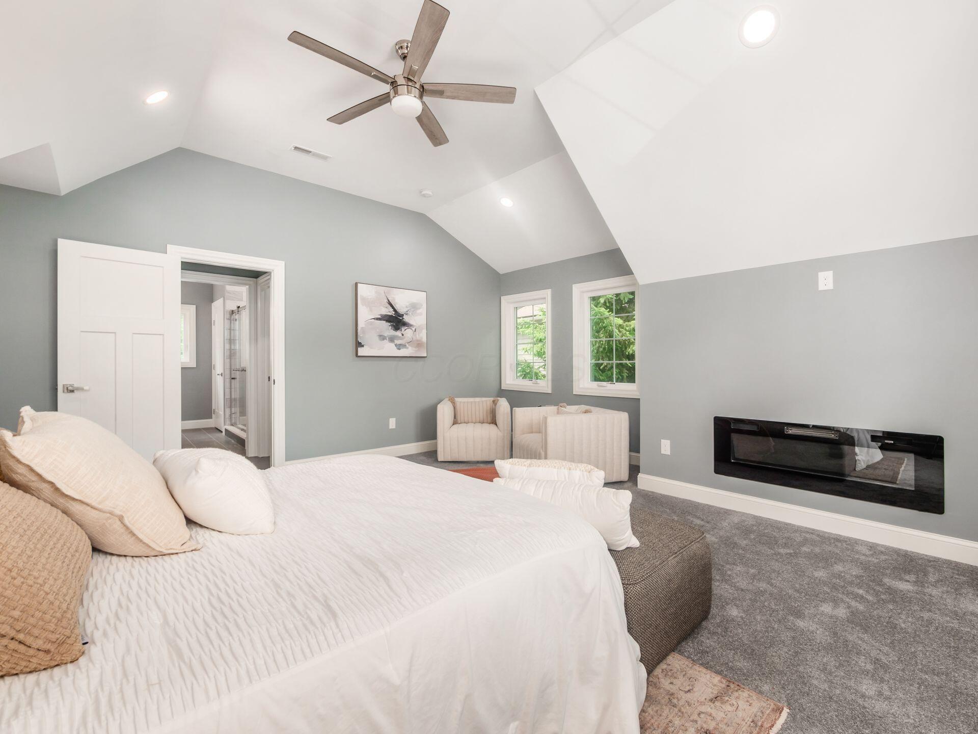 Columbus, Ohio, 43202, United States, 5 Bedrooms Bedrooms, ,4 BathroomsBathrooms,Residential,For Sale,1988321