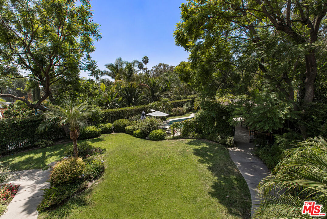 Altadena, California, 91001, United States, 4 Bedrooms Bedrooms, ,4 BathroomsBathrooms,Residential,For Sale,1992160