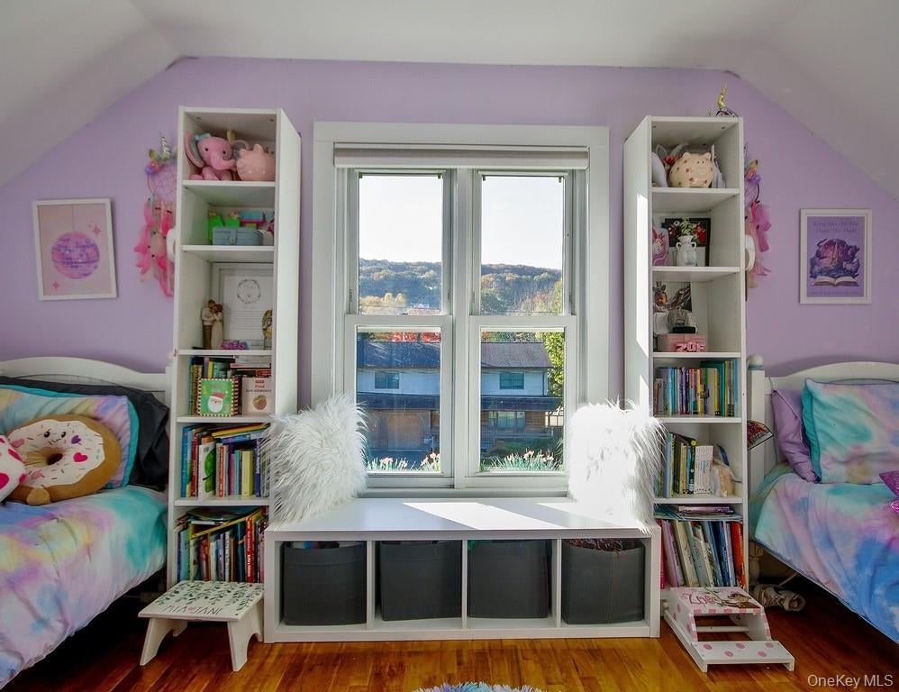 Garnerville, New York, 10923, United States, 3 Bedrooms Bedrooms, ,2 BathroomsBathrooms,Residential,For Sale,1974386