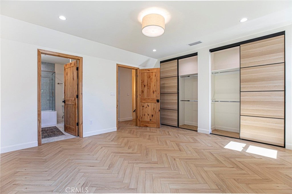 Los Angeles, California, 90027, United States, 4 Bedrooms Bedrooms, ,3 BathroomsBathrooms,Residential,For Sale,1942315