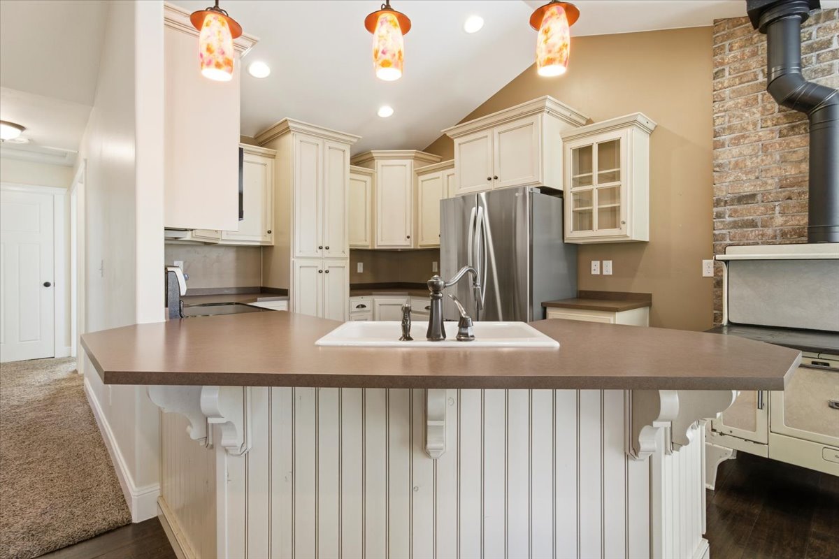 CENTRAL VALLEY, Utah, 84754, United States, 4 Bedrooms Bedrooms, ,3 BathroomsBathrooms,Residential,For Sale,1973038